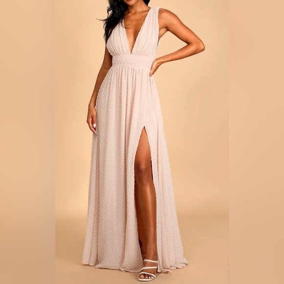 NWT LULUS Wonderful Occasion True Blush Swiss Dot Sleeveless Maxi Dress - Picture 1 of 7